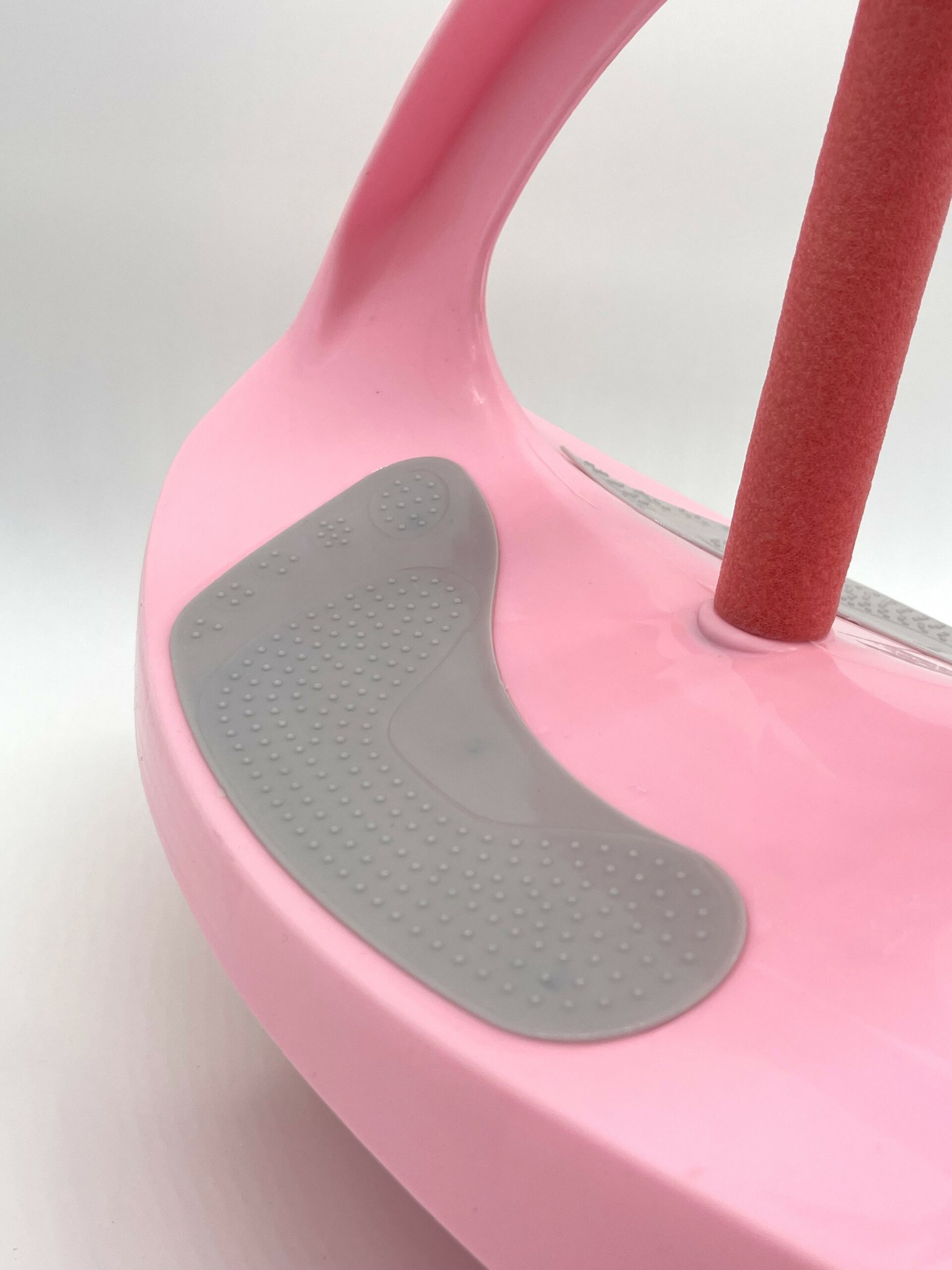100028 Roze Loopwagen close up