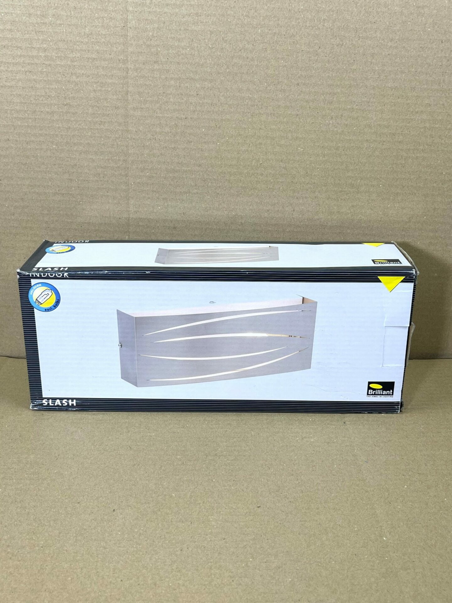 100038 Slash lamp doos voorkant