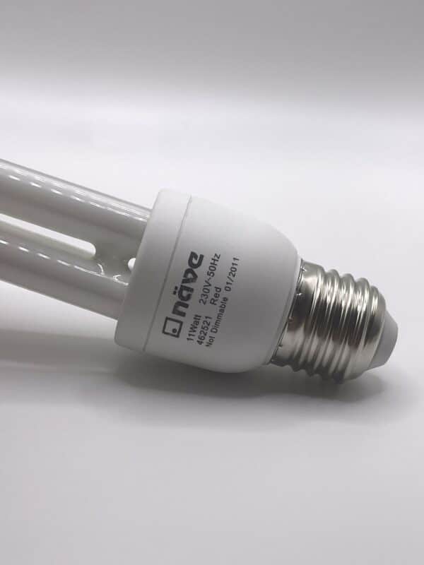 100062 Näve spaarlamp rood E27 11W close up