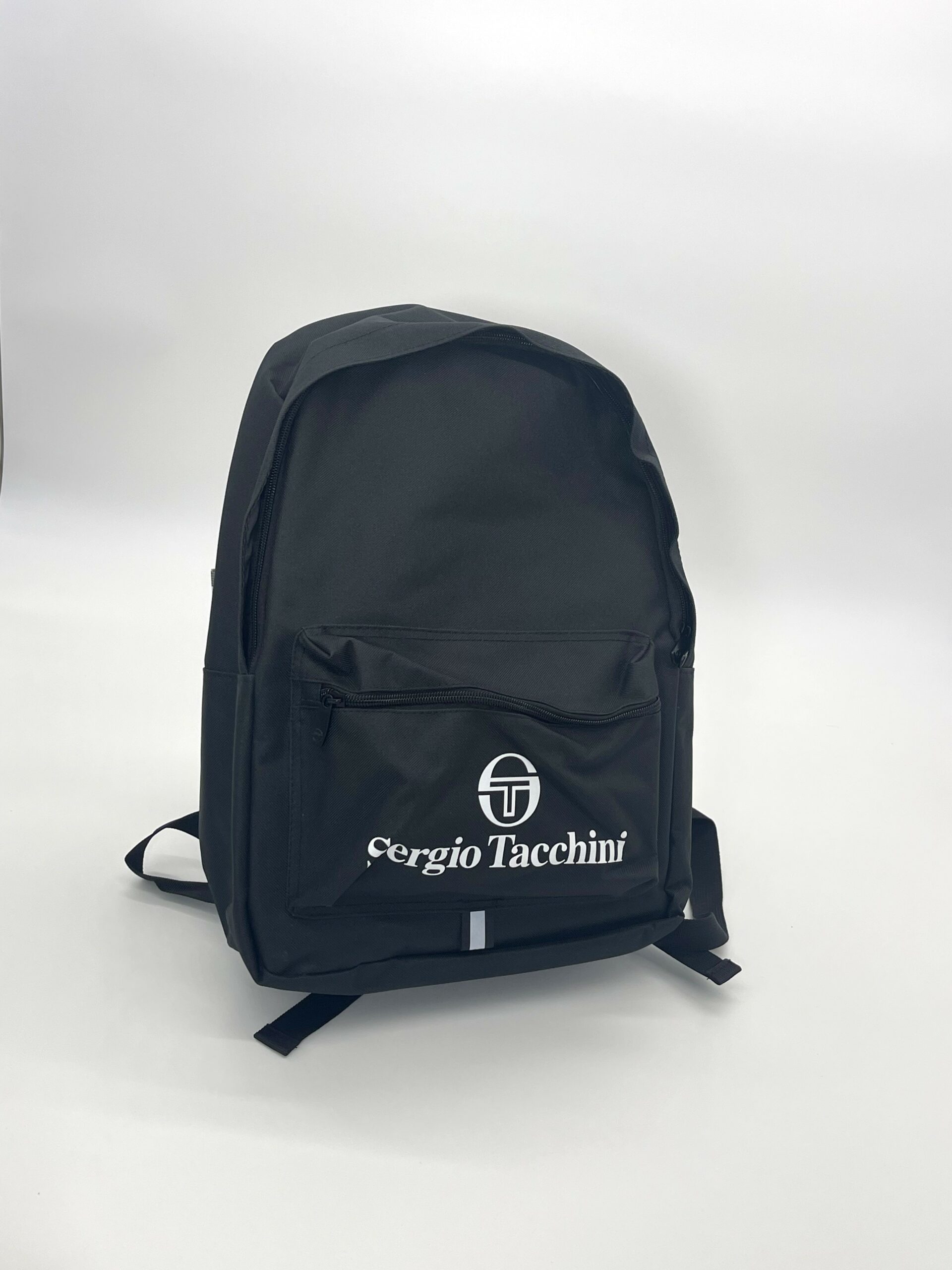 100103 Sergio Tacchini rugzak zwart horizontaal driekwarts